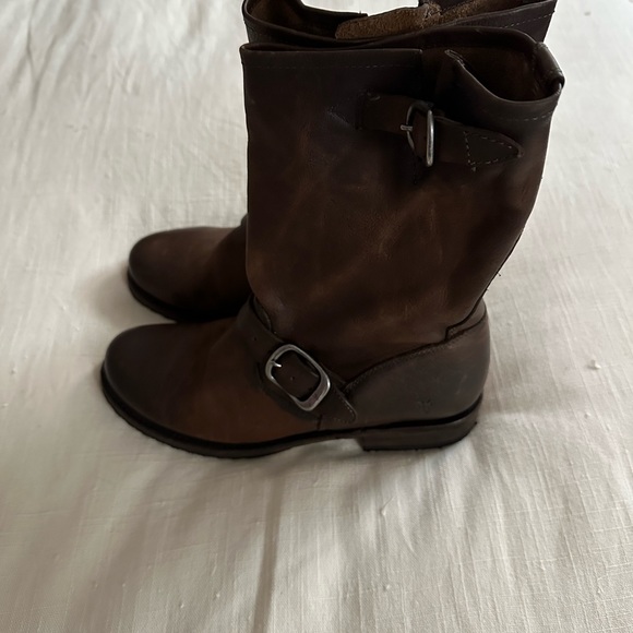 Frye Veronica Short Boots - Picture 12 of 12
